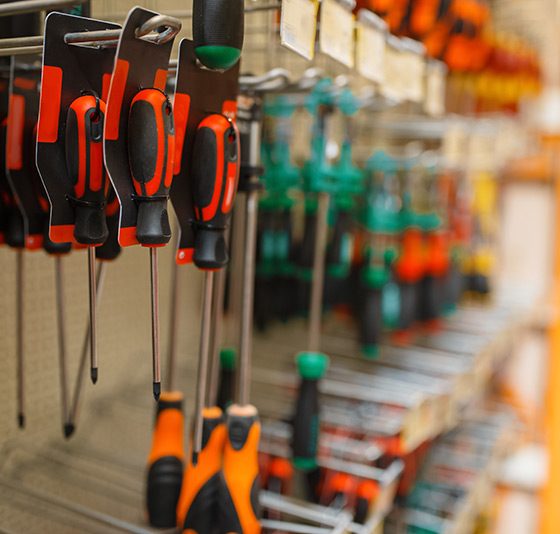 Retail hardware racking inspection